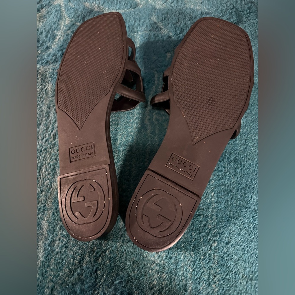 GG Interlocking Logo Slide Sandals - Picture 3 of 4